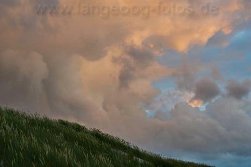 langeoog-duenen-wolken-EN4126